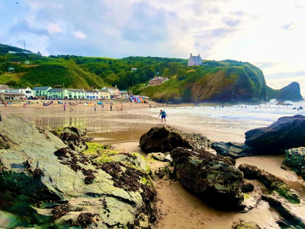 Wild Coastal Retreat At Troed Y Rhiw Aberporth, West Wales 빌라 외부 사진