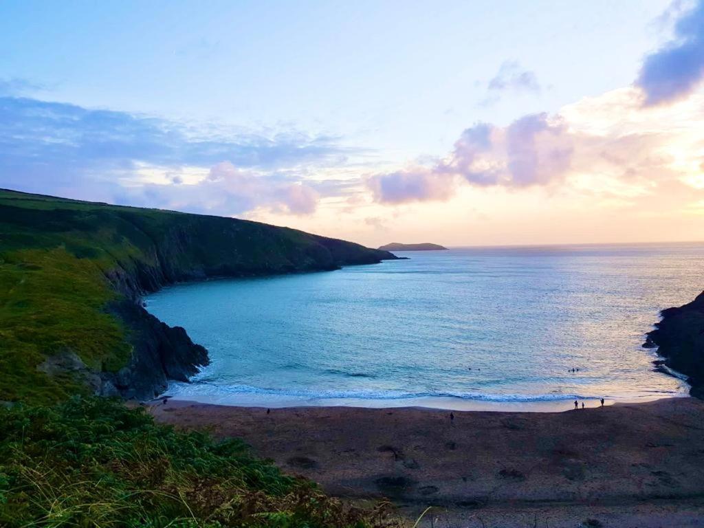 Wild Coastal Retreat At Troed Y Rhiw Aberporth, West Wales 빌라 외부 사진