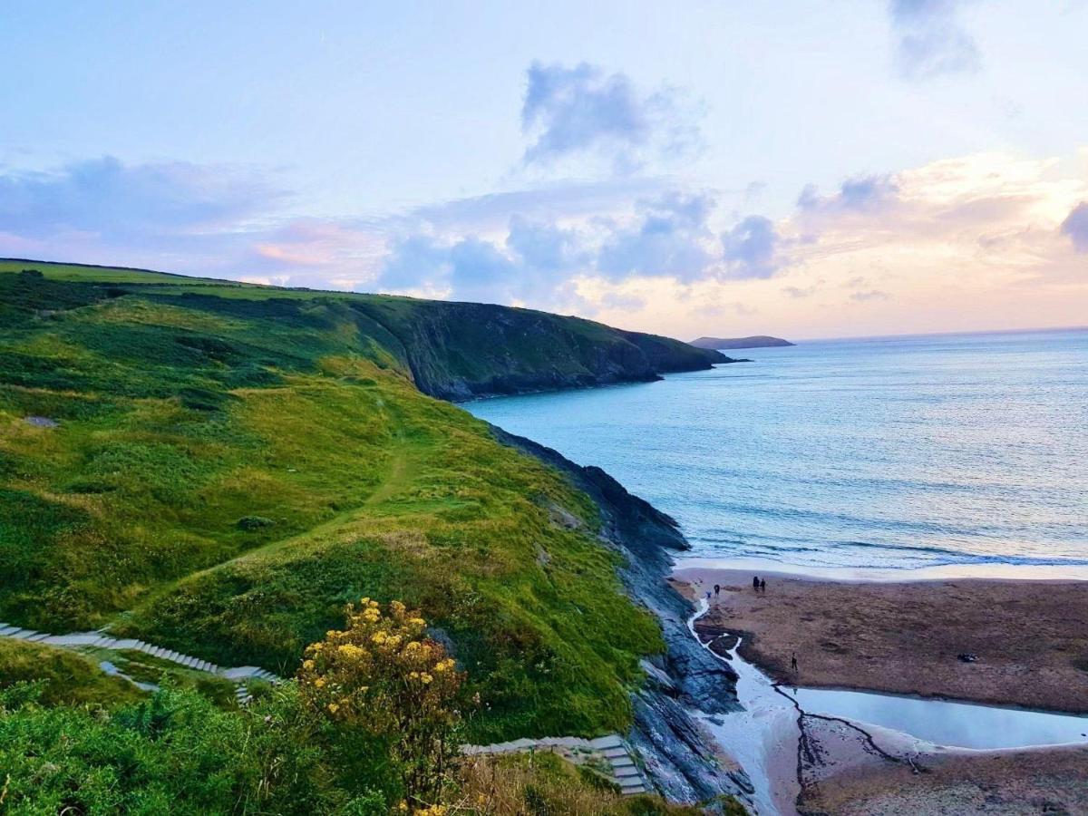 Wild Coastal Retreat At Troed Y Rhiw Aberporth, West Wales 빌라 외부 사진
